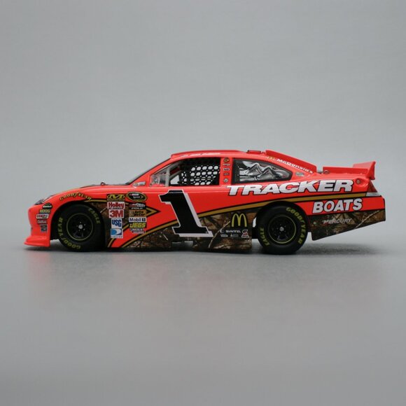 Jamie McMurray #1 Autographed 422/600 Impala 2011 Nascar Bass Pro/Tracker Boats - Picture 5 of 12